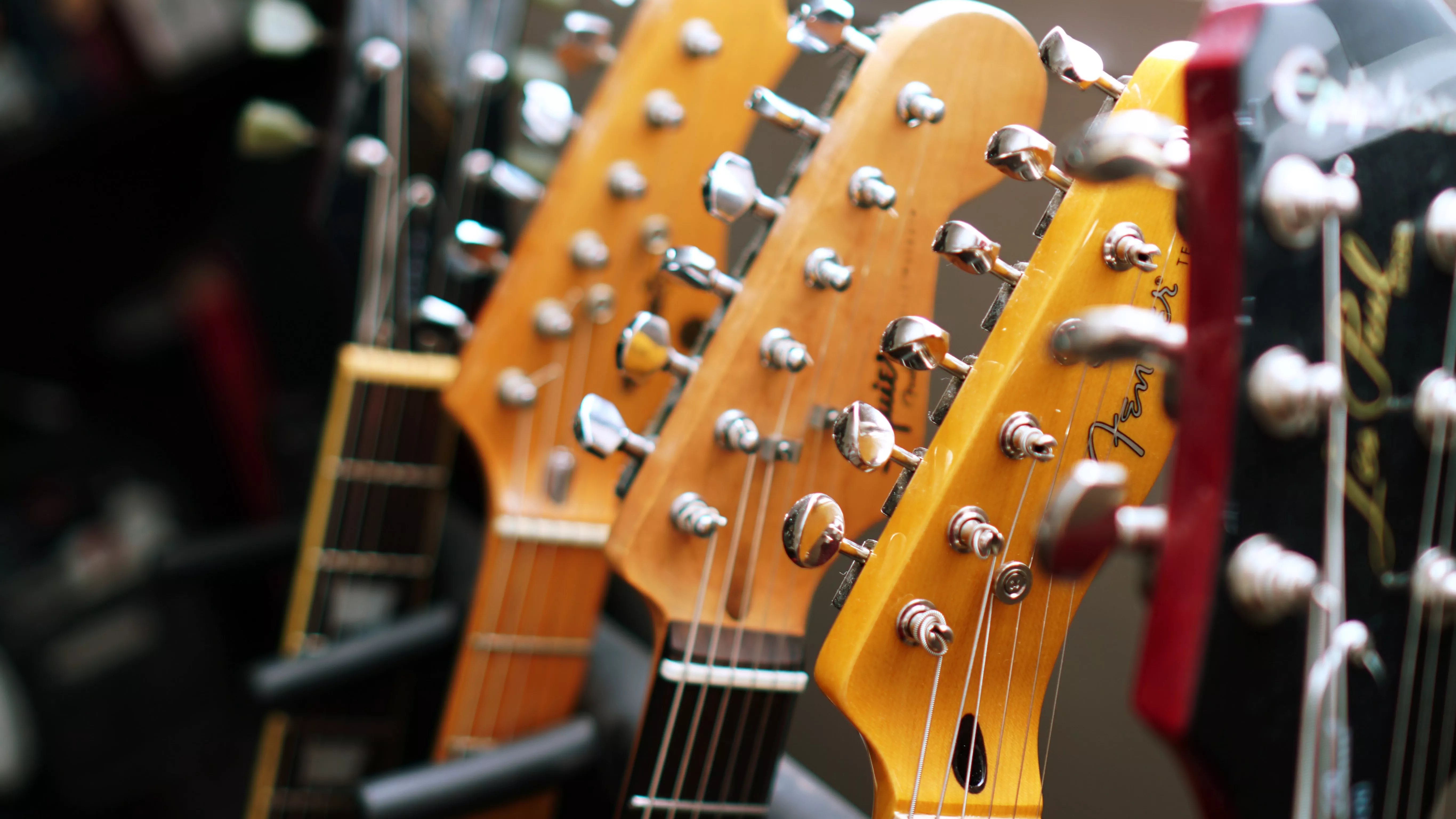 Réglage de la guitare électrique : manche, cordes, intonation