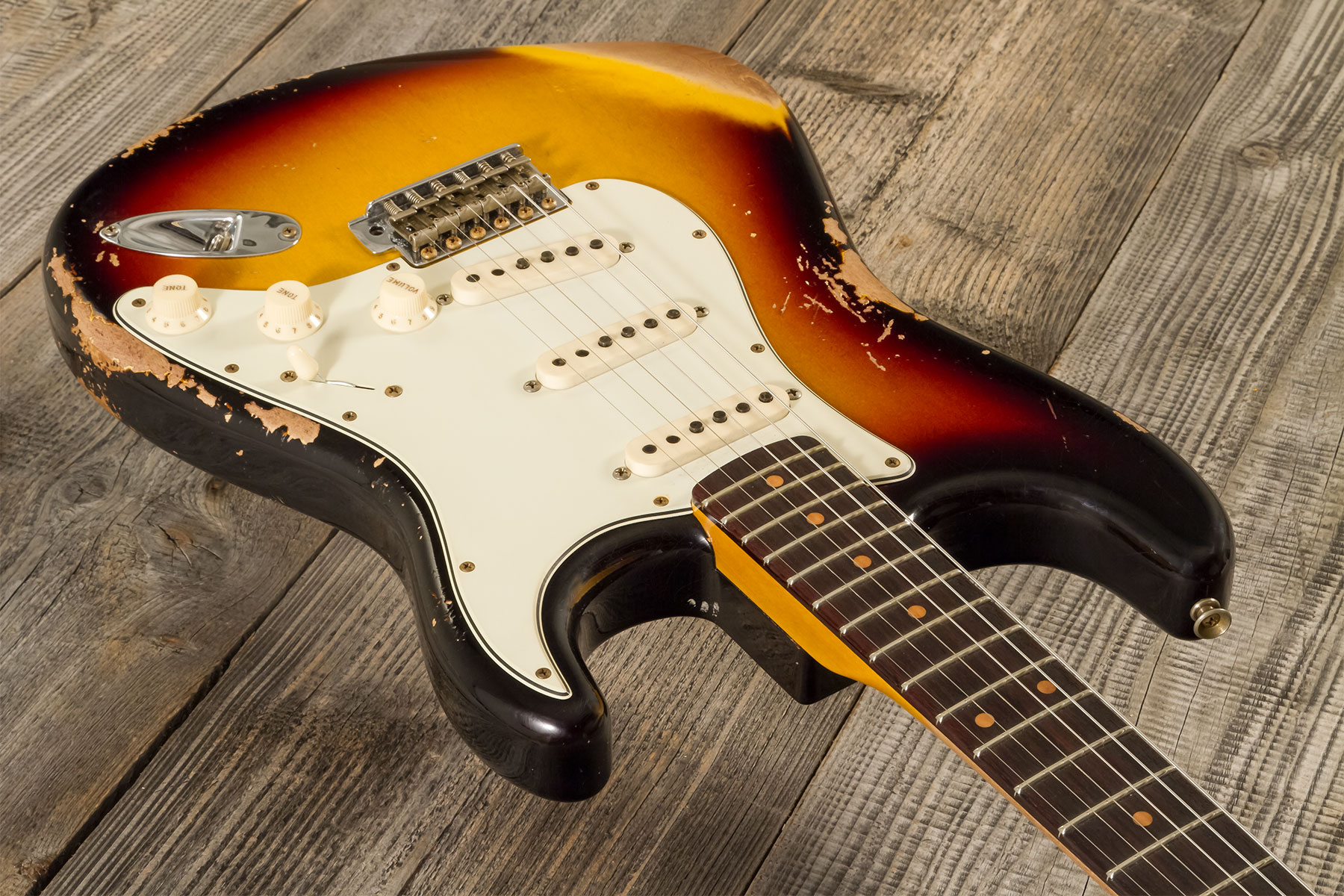 Fender Custom Shop Strat 1960 3s Trem Rw #cz578789 - Heavy Relic 3-color Sunburst - Guitare Électrique Forme Str - Variation 2