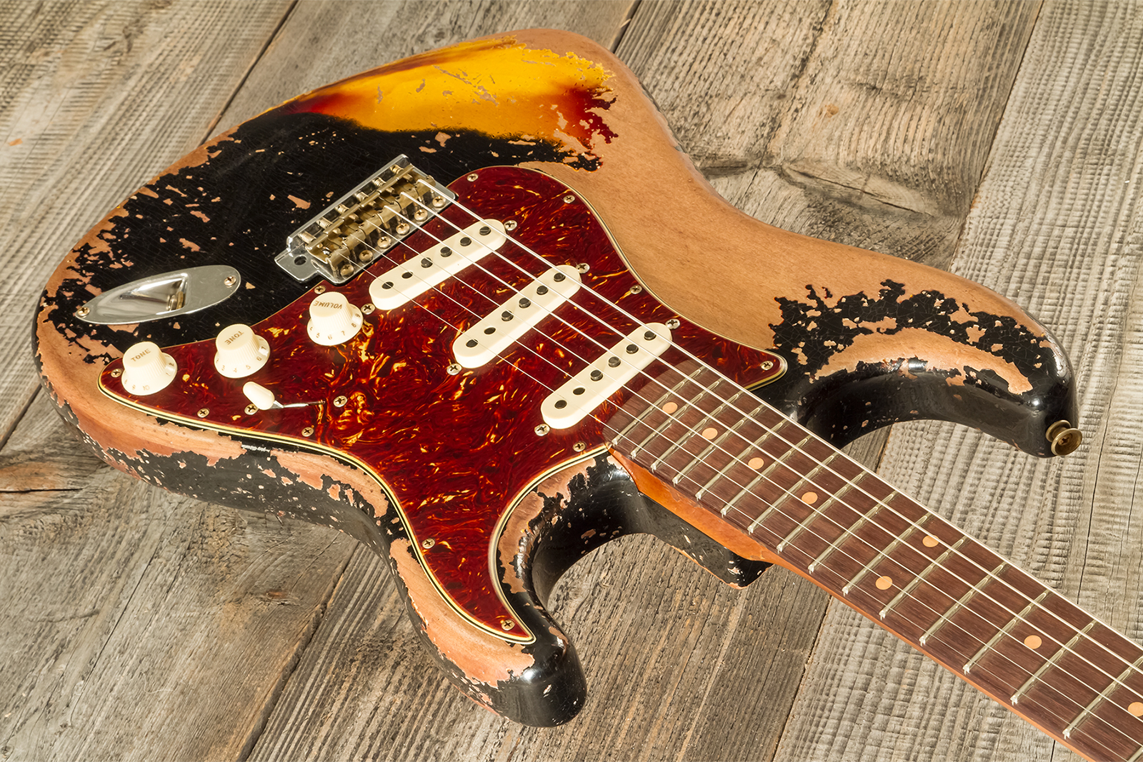 Fender Custom Shop Strat 1961 3s Trem #cz580688 - Super Heavy Relic Black O. 3-color Sunburst - Guitare Électrique Forme Str - Variation 2