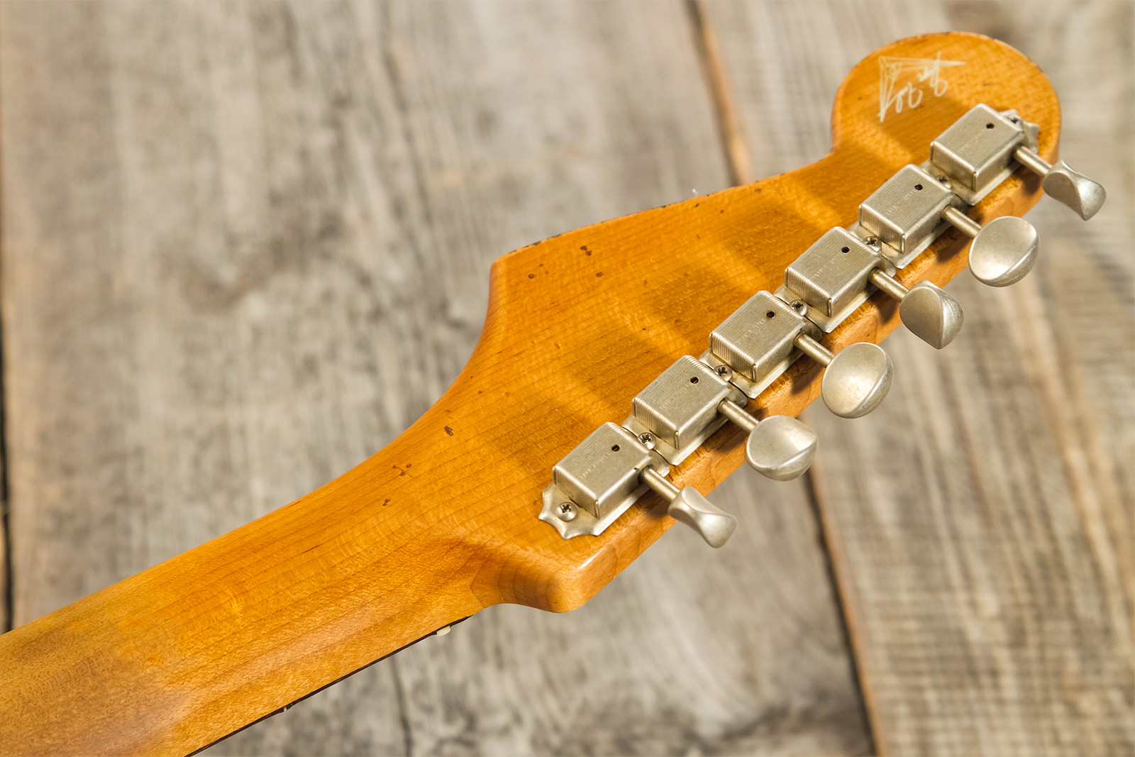 Fender Custom Shop Strat 1963 Masterbuilt G.fessler 3s Trem Rw #r125321 - Relic 3-color Sunburst - Guitare Électrique Forme Str - Variation 9