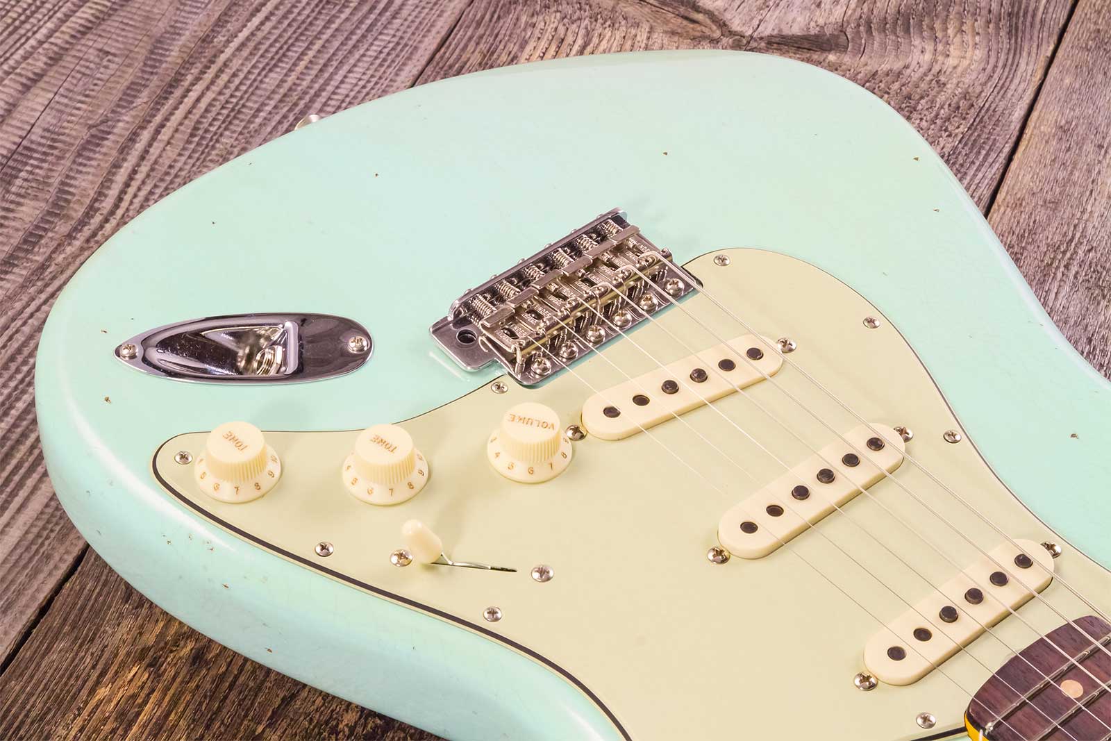 Fender Custom Shop Strat 1964 3s Trem Rw #cz579859 - Journey Man Relic Aged Surf Green - Guitare Électrique Forme Str - Variation 4