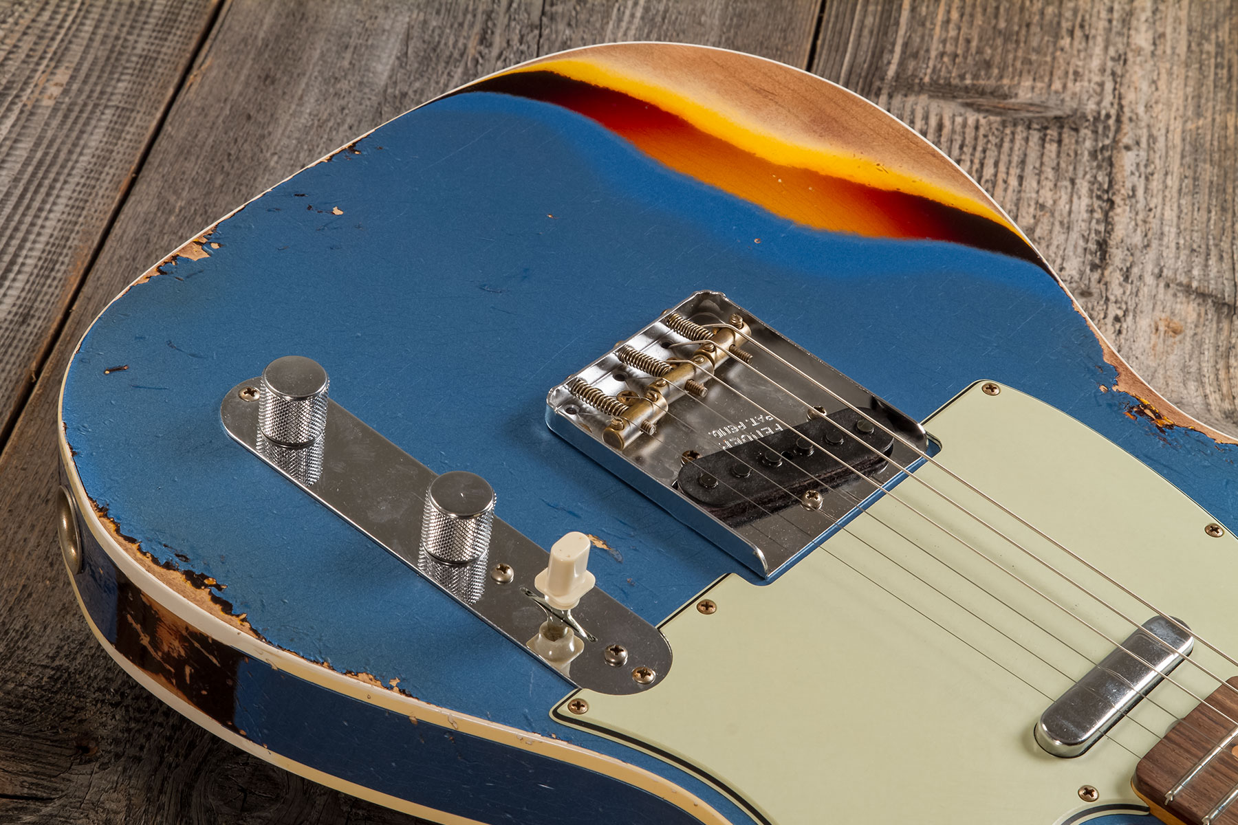 Fender Custom Shop Tele Custom 1960 2s Ht Rw #cz579606 - Heavy Relic Lake Placid Blue O. 3-color Sunburst - Guitare Électrique Forme Tel - Variation 3