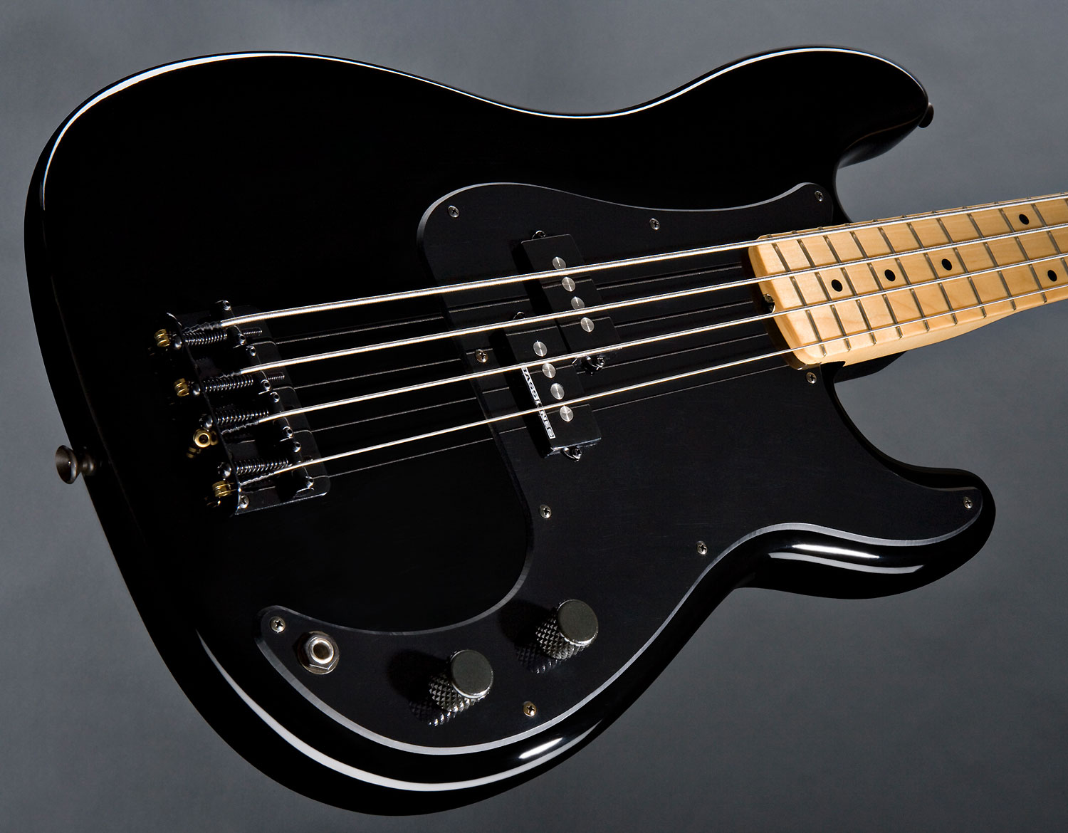 Fender Precision Bass Roger Waters Mex Mn Black Livré Chez Vous Avec Star S Music