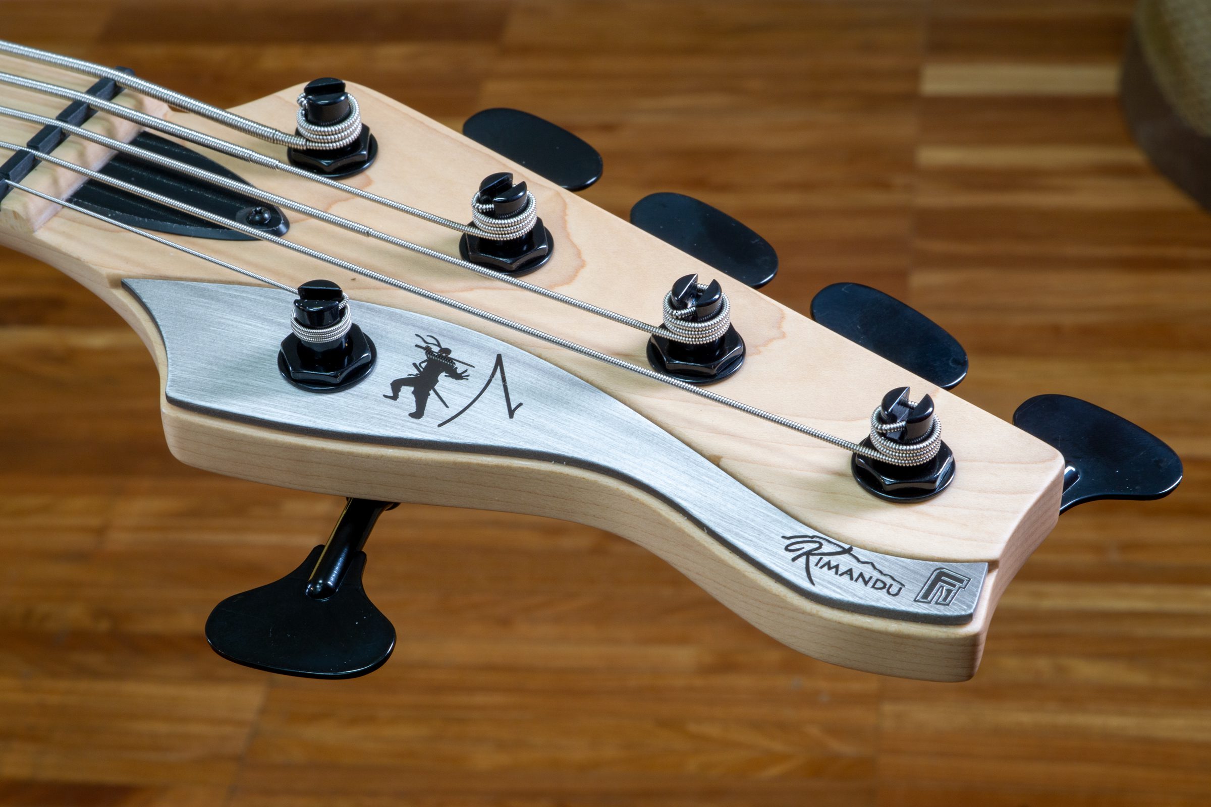 Markbass Mb Kimandu F1 5 Bk Mp 5c Active Mn - Old White - Basse Électrique Solid Body - Variation 4